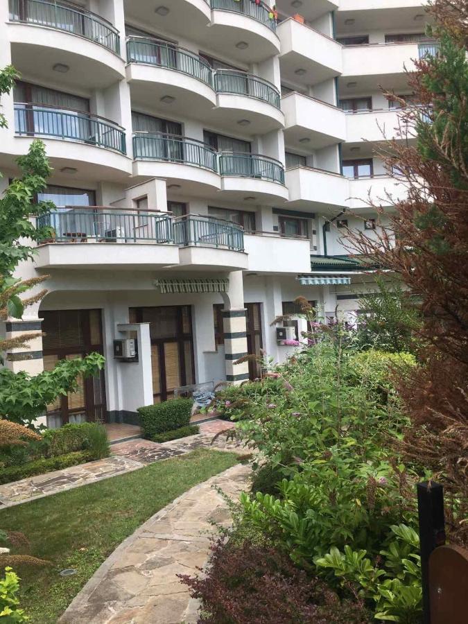 Private Apartments In Emerald Равда Экстерьер фото