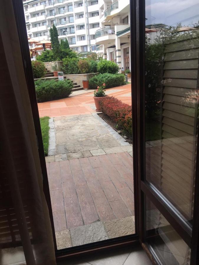 Private Apartments In Emerald Равда Экстерьер фото