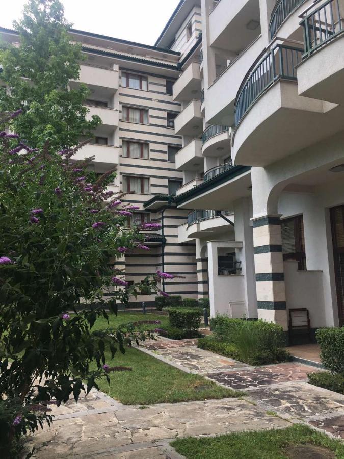 Private Apartments In Emerald Равда Экстерьер фото