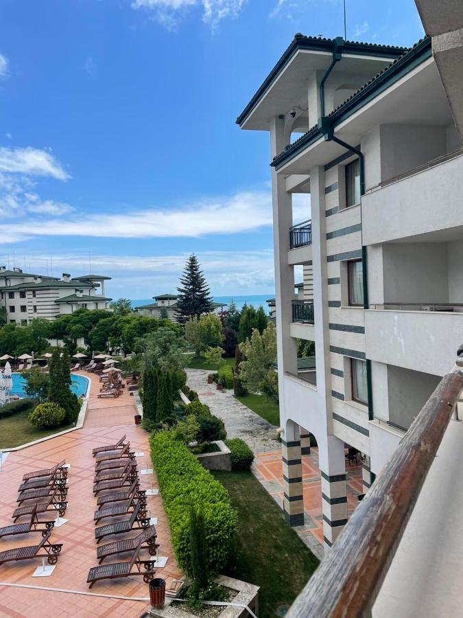 Private Apartments In Emerald Равда Экстерьер фото